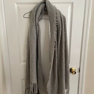 Urban Outfitters Womens Boucle Blanket Tassel Scarf Oversized Grey Fringe